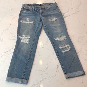 BN GAP Sexy Boyfriend Fir Jeans